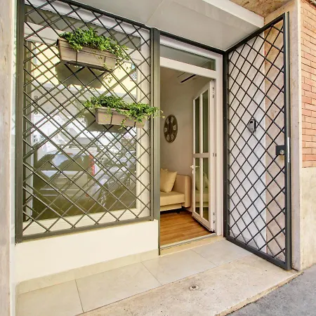 Miki'S Corner Apartment Rome Exterior photo